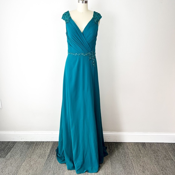 LAST CHANCE Cameron Blake • Beaded Cap Sleeve Ruched Bodice Dress • 14 - Picture 1 of 14